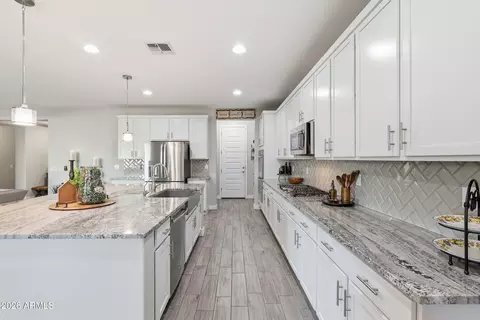 Kitchen - 10756 E Sheffield Dr, Mesa, AZ 85212 photo 3 of 5