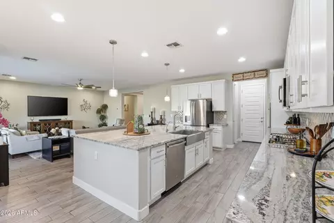 Kitchen - 10756 E Sheffield Dr, Mesa, AZ 85212 photo 4 of 5