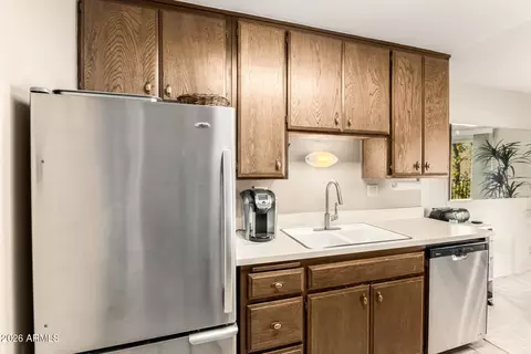 Kitchen - 5525 E Thomas Rd #O8, Phoenix, AZ 85018 photo 1 of 4