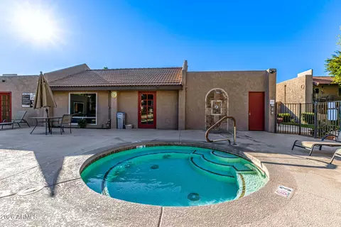 Exterior - 5525 E Thomas Rd #O8, Phoenix, AZ 85018 photo 5 of 6