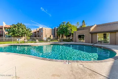 Exterior - 5525 E Thomas Rd #O8, Phoenix, AZ 85018 photo 4 of 6