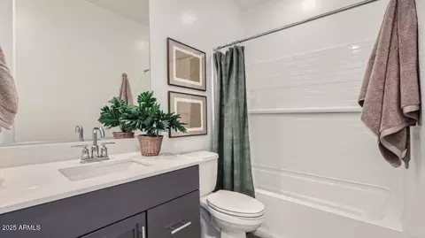 Bath - 8149 E Petunia Ave #1090, Mesa, AZ 85212 photo 2 of 2