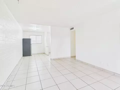 3027 N 37th St, Phoenix, AZ 85018