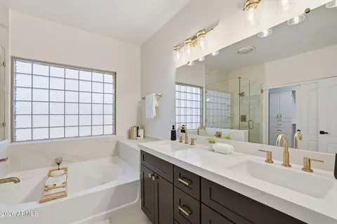 Bath - 2935 E Lynx Way, Gilbert, AZ 85298 photo 3 of 4