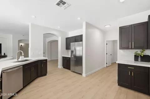 Kitchen - 2935 E Lynx Way, Gilbert, AZ 85298 photo 3 of 6