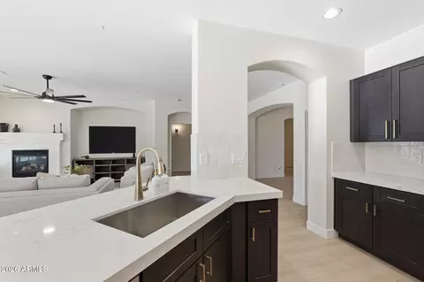 Kitchen - 2935 E Lynx Way, Gilbert, AZ 85298 photo 5 of 6