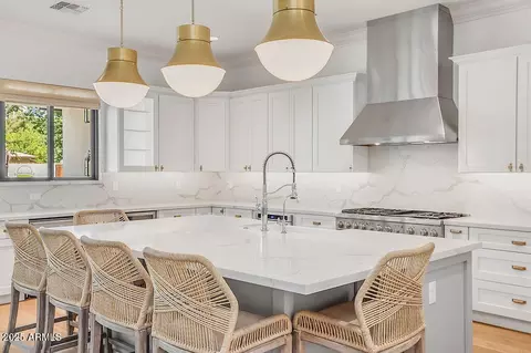 Kitchen - 3924 E Roma Ave, Phoenix, AZ 85018 photo 3 of 4
