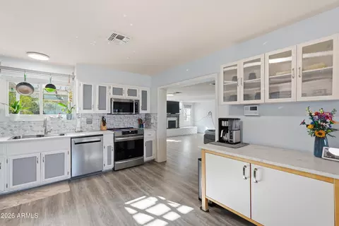 835 E Garnet Ave, Mesa, AZ 85204 photo 4