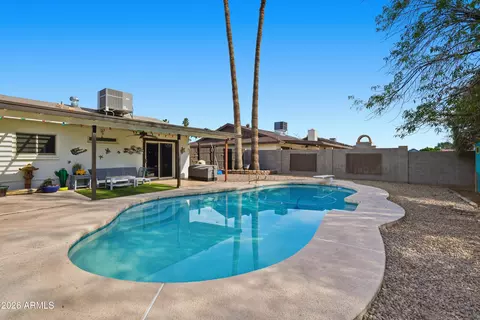 835 E Garnet Ave, Mesa, AZ 85204