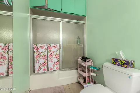 Bath - 1615 E Hudson Dr, Tempe, AZ 85281 photo 2 of 3