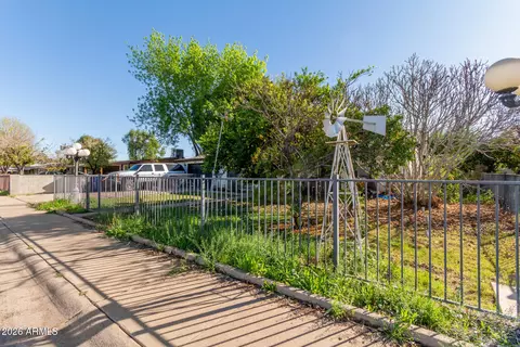 Exterior - 1615 E Hudson Dr, Tempe, AZ 85281 photo 1 of 13