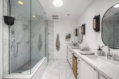 Bath - 4215 E Flower St, Phoenix, AZ 85018 photo 1 of 5