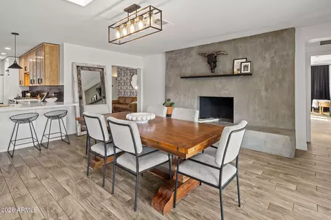 Dining - 4215 E Flower St, Phoenix, AZ 85018 photo 2 of 3