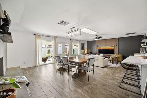 Dining - 4215 E Flower St, Phoenix, AZ 85018 photo 1 of 3