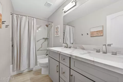 Bath - 1538 E Acoma Dr, Phoenix, AZ 85022 photo 3 of 4