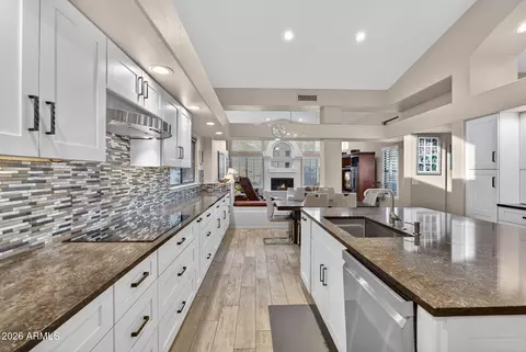 Kitchen - 1538 E Acoma Dr, Phoenix, AZ 85022 photo 3 of 4