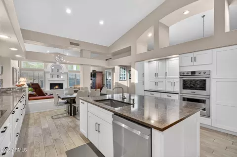 Kitchen - 1538 E Acoma Dr, Phoenix, AZ 85022 photo 2 of 4