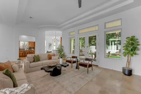 Living - 303 E Wexford Cv, Phoenix, AZ 85020 photo 4 of 5