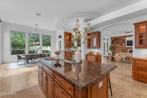 Kitchen - 303 E Wexford Cv, Phoenix, AZ 85020 photo 2 of 4