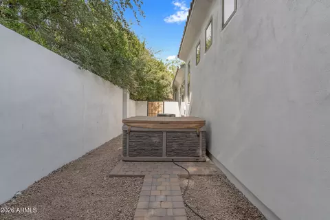 Exterior - 303 E Wexford Cv, Phoenix, AZ 85020 photo 4 of 4
