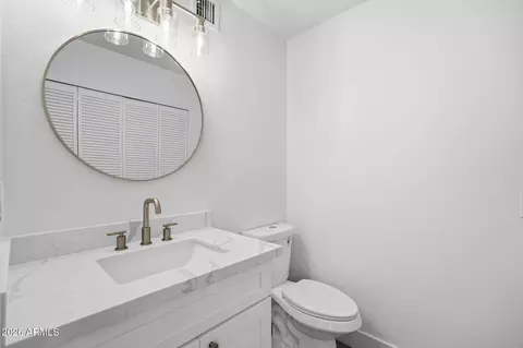 Bath - 1410 E Topeka Dr, Phoenix, AZ 85024 photo 1 of 3