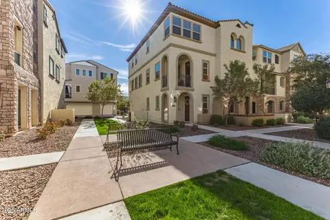 1734 E Hampton Ln, Gilbert, AZ 85295