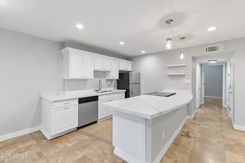 Kitchen - 5525 E Thomas Rd #L1, Phoenix, AZ 85018 photo 1 of 3