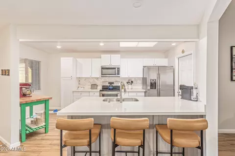 10902 W Topaz Dr, Sun City, AZ 85351