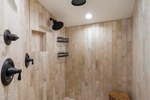 Bath - 36723 N 33rd Ave, Phoenix, AZ 85086 photo 5 of 7