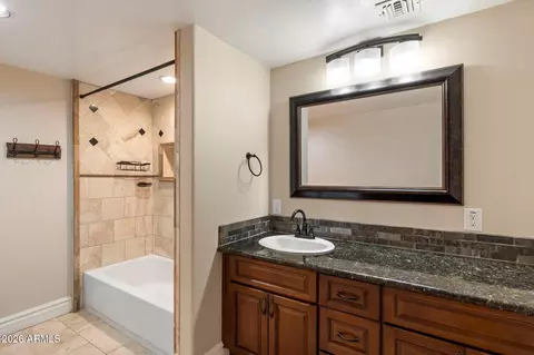 Bath - 36723 N 33rd Ave, Phoenix, AZ 85086 photo 6 of 7