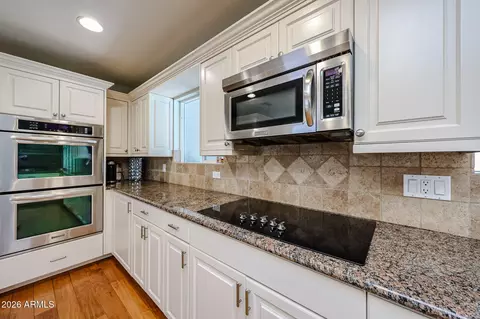 Kitchen - 7113 N 8th Ave, Phoenix, AZ 85021 photo 7 of 7