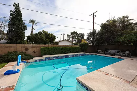 Exterior - 7113 N 8th Ave, Phoenix, AZ 85021 photo 5 of 8