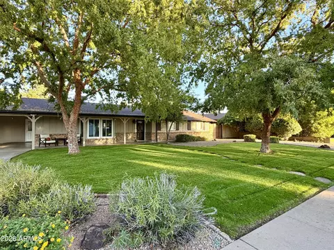 7113 N 8th Ave, Phoenix, AZ 85021