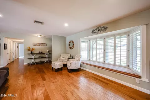 Living - 7113 N 8th Ave, Phoenix, AZ 85021 photo 4 of 4