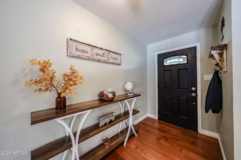 Entry Way - 7113 N 8th Ave, Phoenix, AZ 85021 photo 1 of 2