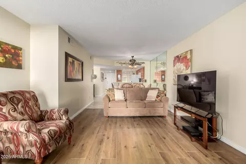 205 N 74th St #138, Mesa, AZ 85207
