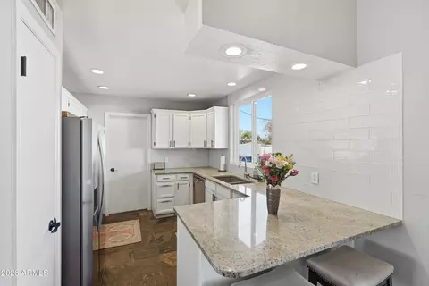 Kitchen - 1314 E Utopia Rd, Phoenix, AZ 85024 photo 1 of 5