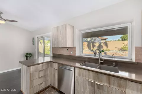 2710 E Rock Wren Rd, Phoenix, AZ 85048 photo 11