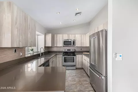 2710 E Rock Wren Rd, Phoenix, AZ 85048 photo 10