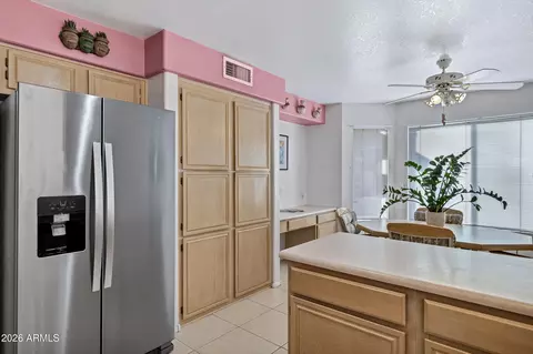 Kitchen - 814 E Sack Dr, Phoenix, AZ 85024 photo 4 of 4