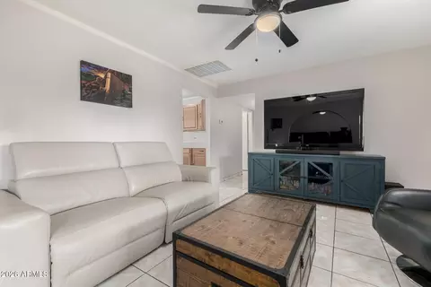 Living - 4032 W Nancy Ln, Phoenix, AZ 85041 photo 2 of 2