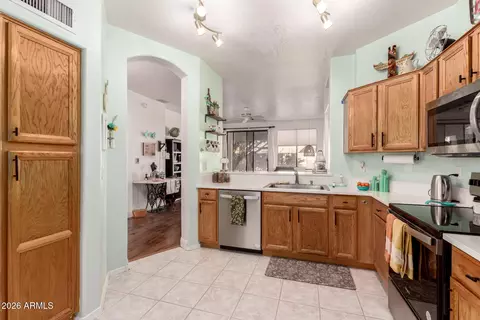 Kitchen - 3756 E Irwin Ave, Mesa, AZ 85206 photo 4 of 4
