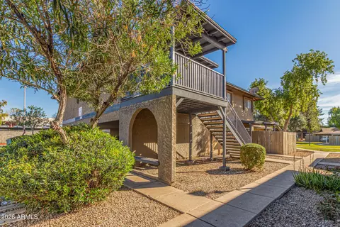 286 W Palomino Dr #104, Chandler, AZ 85225
