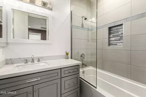 Bath - 1831 E Montecito Ave, Phoenix, AZ 85016 photo 4 of 7