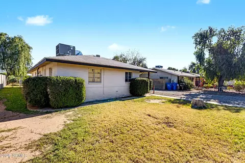 Exterior - 5225 N 8th Pl, Phoenix, AZ 85014 photo 2 of 7
