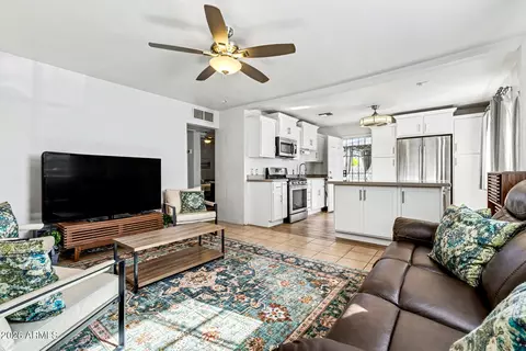 Living - 5225 N 8th Pl, Phoenix, AZ 85014 photo 3 of 4