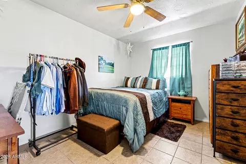 Bedroom - 5225 N 8th Pl, Phoenix, AZ 85014 photo 2 of 4