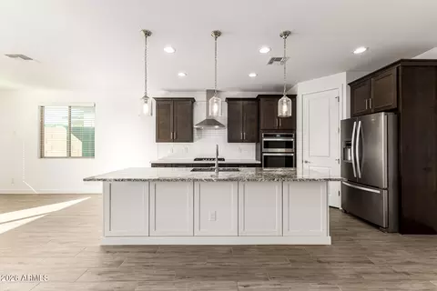 Kitchen - 735 E Marblewood Way, Phoenix, AZ 85048 photo 2 of 5