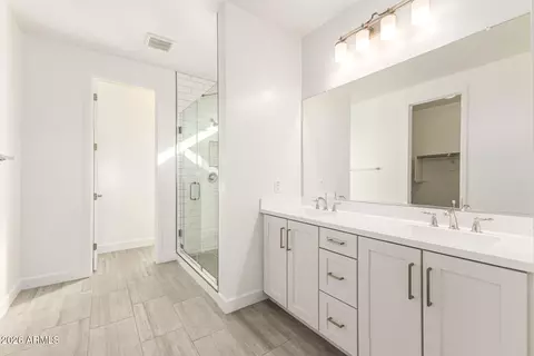 Bath - 735 E Marblewood Way, Phoenix, AZ 85048 photo 1 of 3