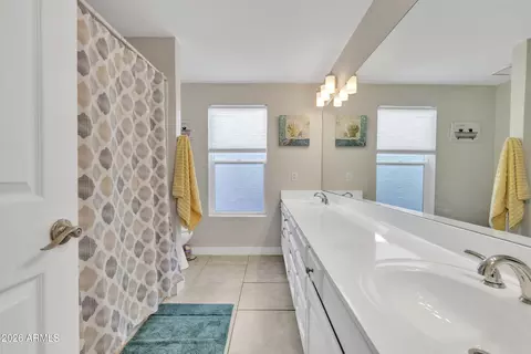 Bath - 2333 Egret Ct, Gilbert, AZ 85234 photo 2 of 6